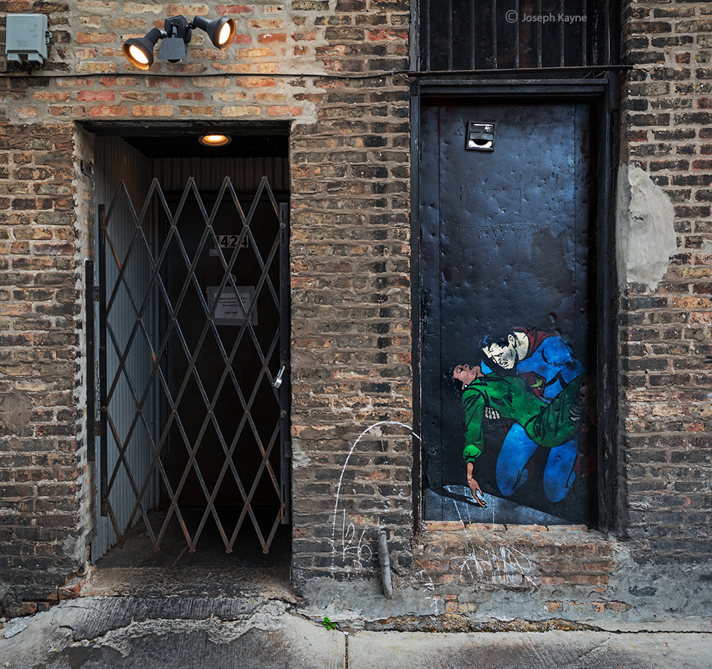 Superman &amp; Lois Lane In A Chicago Alley